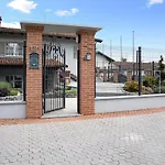 La Casa Del Pue *